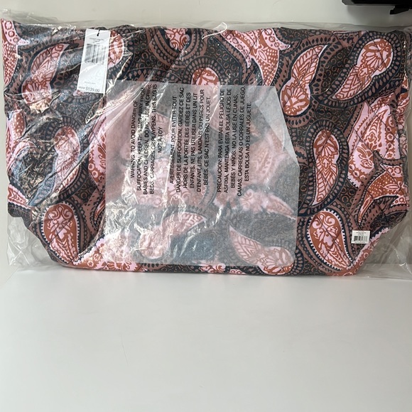 Vera Bradley Large Tote - Picture 5 of 5